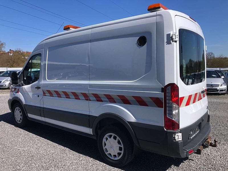 Gebraucht Ford Transit Trend 155 PS (114 kW) 2015 Frostweiß Van / Kleinbus