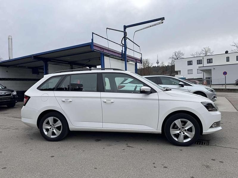 Gebraucht Skoda Fabia Ambition 95 PS (69 kW) 2017 Candyweiss Kombi