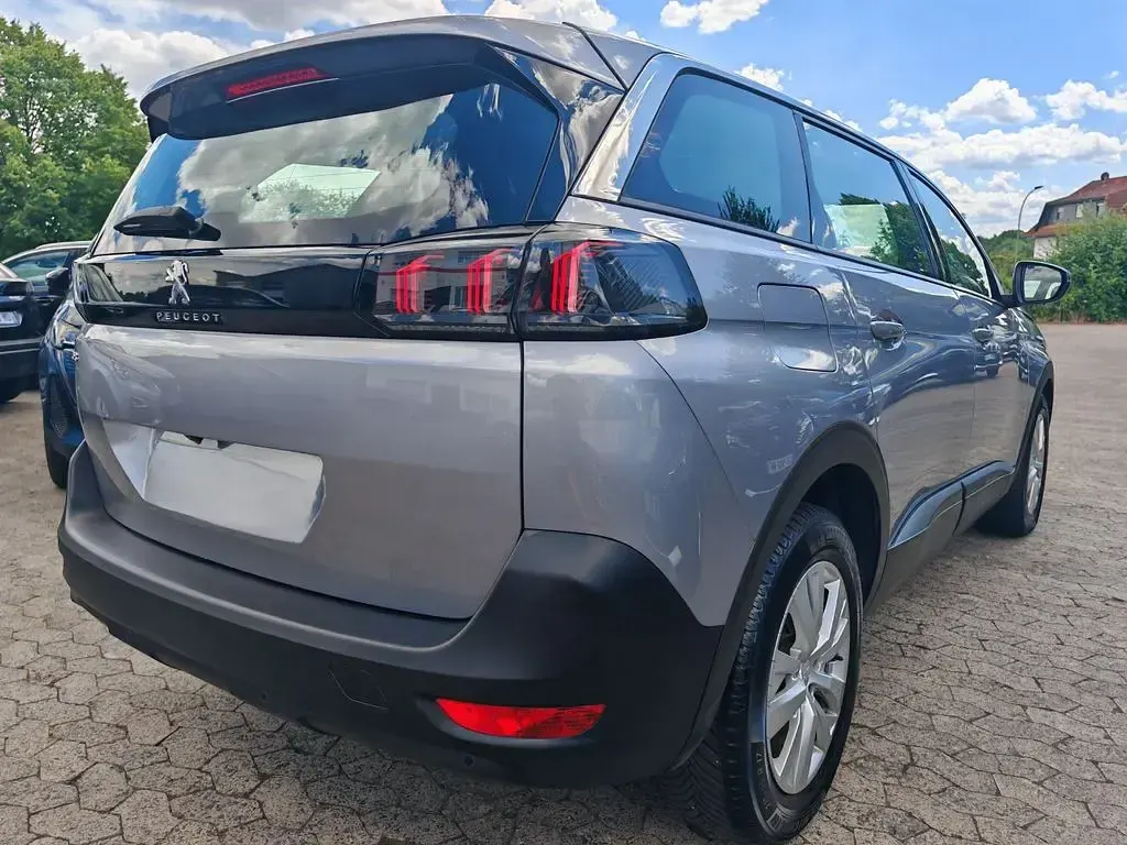 Gebraucht Peugeot 5008 131 PS (96 kW) 2022 Grau SUV