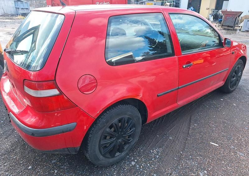 Gebraucht VW Golf IV 75 PS (55 kW) 2003 Rot Kleinwagen