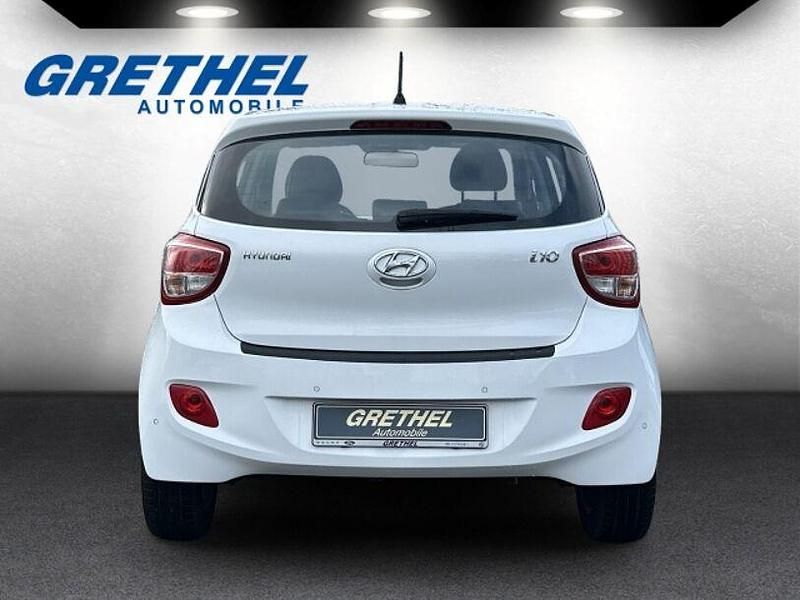 Gebraucht Hyundai i10 Style 87 PS (63 kW) 2016 Weiss Kleinwagen