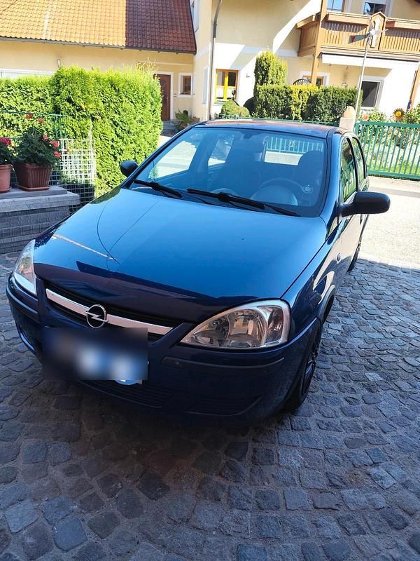 Blau Gebraucht 2004 Opel Corsa Kleinwagen | 2.000 € (Etwas zu teuer) - Bild 1/4