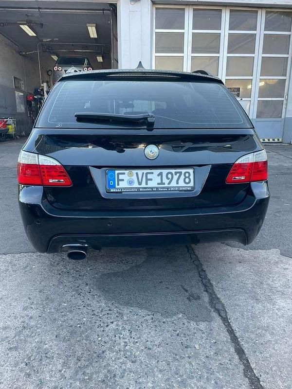 Gebraucht BMW 520 177 PS (130 kW) 2007 Schwarz Kombi