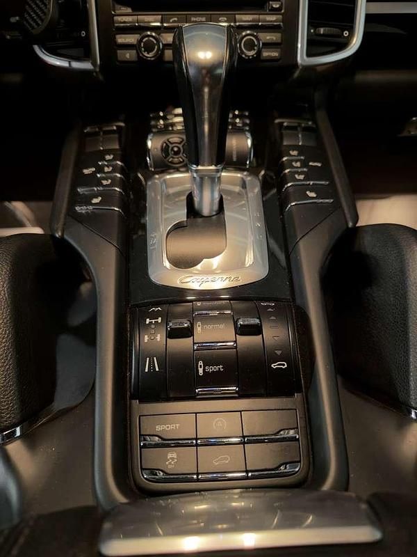 Gebraucht Porsche Cayenne 239 PS (175 kW) 2011 SUV