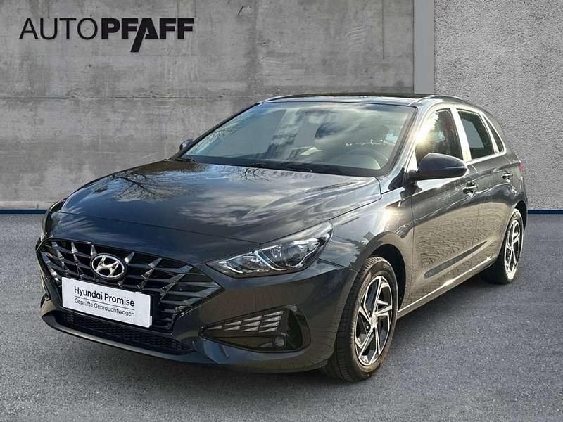 Dark grey Gebraucht 2022 Hyundai i30 Limousine | 16.990 € (Fairer Preis) - Bild 1/4