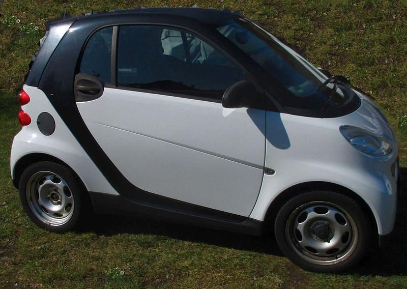 Weiß Gebraucht 2010 Smart ForTwo Coupé Coupé | 3.100 € (Fairer Preis) - Bild 1/4