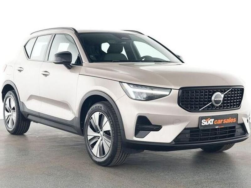 Beige Gebraucht 2022 Volvo XC40 Plus SUV | 25.880 € (Guter Preis) - Bild 1/4