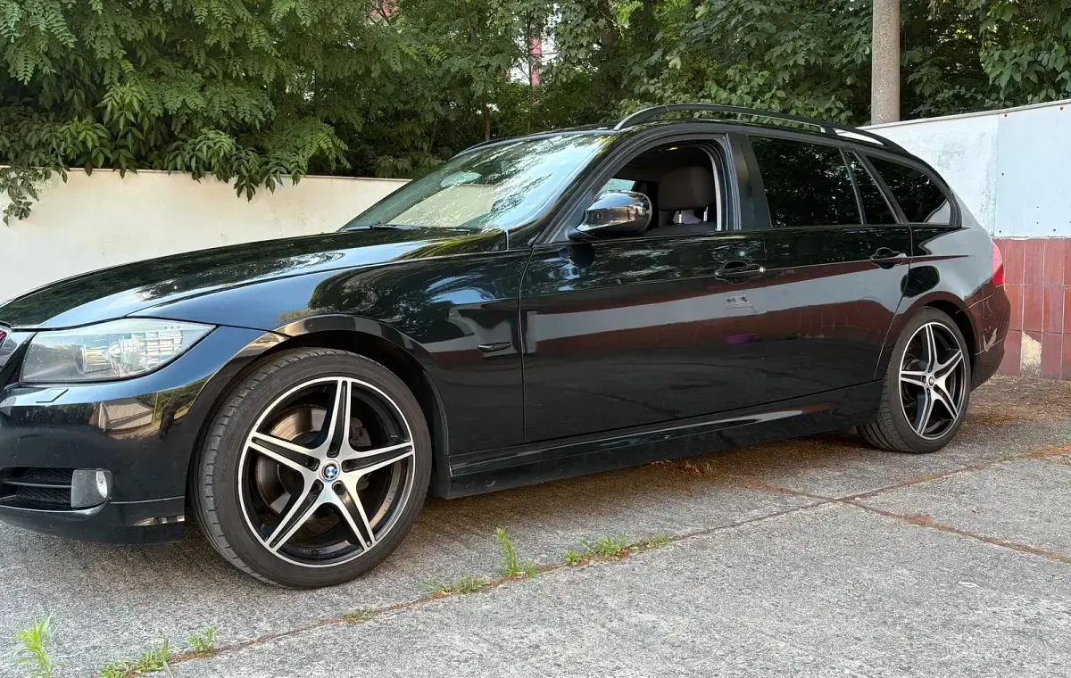 Gebraucht BMW 318 143 PS (105 kW) 2008 Schwarz Kombi