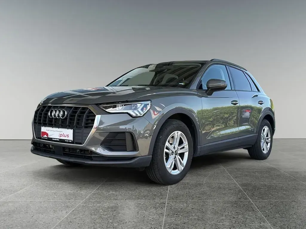 Gebraucht Audi Q3 Ambiente 150 PS (110 kW) 2025 Chronosgrau metallic SUV