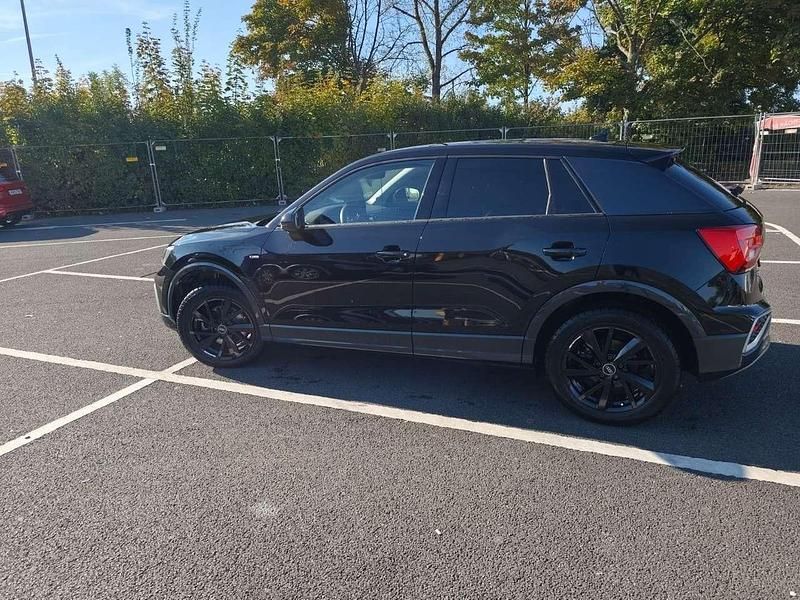 Schwarz Gebraucht 2023 Audi Q2 SUV | 30.000 € (Fairer Preis) - Bild 1/4