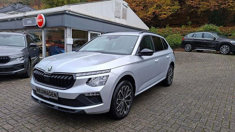 Silber Neu 2025 Skoda Kamiq Selection SUV | 25.999 € (Fairer Preis) - Bild 1/4