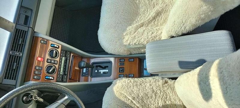 Blau Gebraucht 1988 Mercedes 300 Kombi | 23.999 € - Bild 1/4