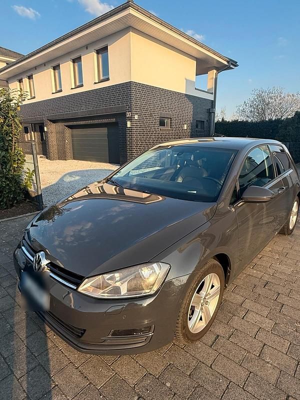 Gebraucht VW Golf VII Highline 105 PS (77 kW) 2014 Grau Kleinwagen