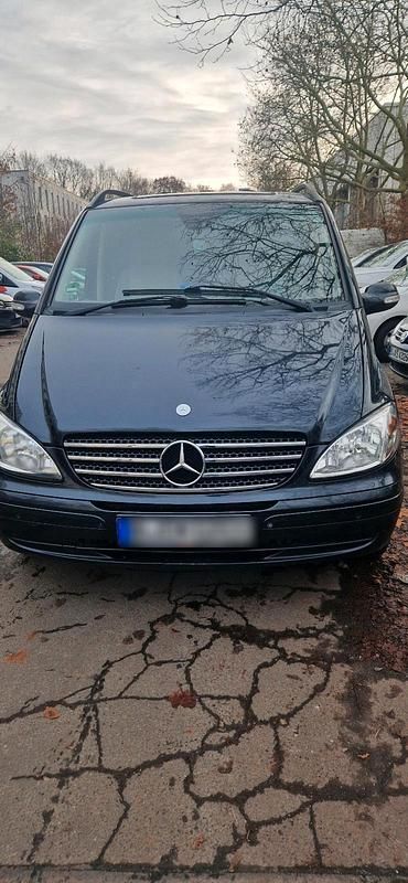 Schwarz Gebraucht 2005 Mercedes Viano Van / Kleinbus | 7.000 € - Bild 1/4