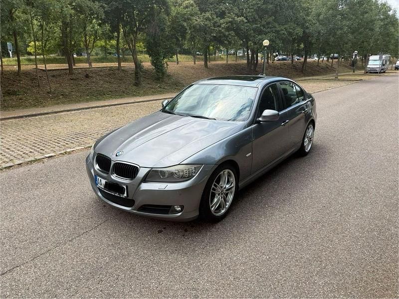 Grau Gebraucht 2010 BMW 320 Lifestyle Limousine | 3.900 € (Guter Preis) - Bild 1/4