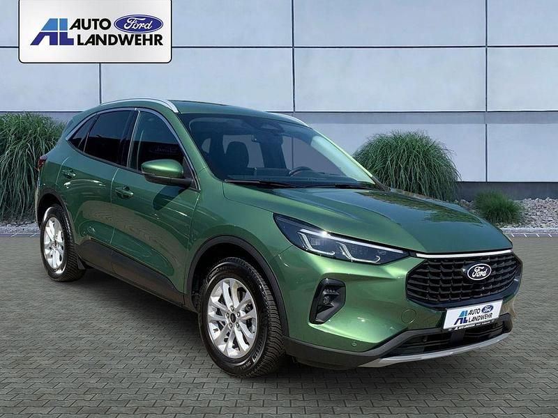 Gebraucht Ford Kuga Titanium 186 PS (136 kW) 2024 Gruen SUV