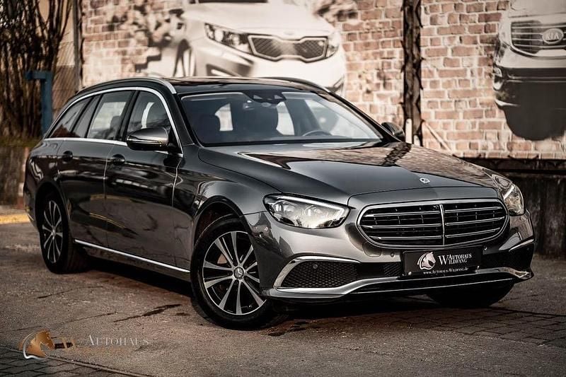 Gebraucht Mercedes E300 Exclusive 258 PS (189 kW) 2021 Grau Limousine