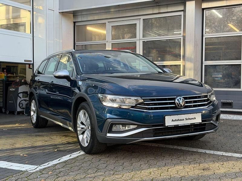 Gebraucht VW Passat Alltrack 200 PS (147 kW) 2023 Blau Kombi