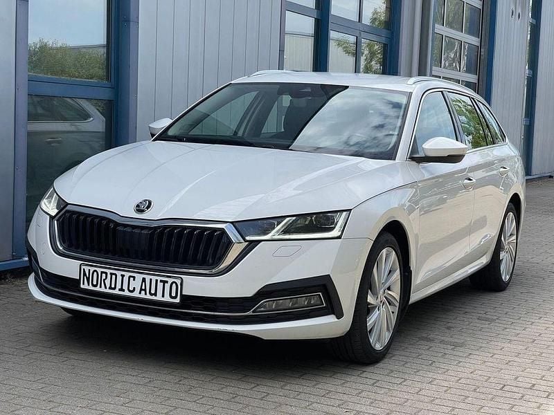 Weiß Gebraucht 2022 Skoda Octavia Style Kombi | 22.995 € - Bild 1/4