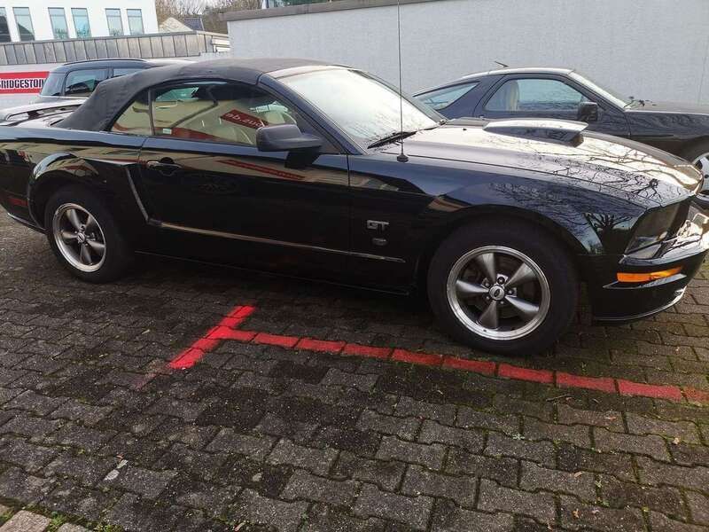 Schwarz Gebraucht 2005 Ford Mustang GT Cabrio | 18.900 € (Etwas zu teuer) - Bild 1/4