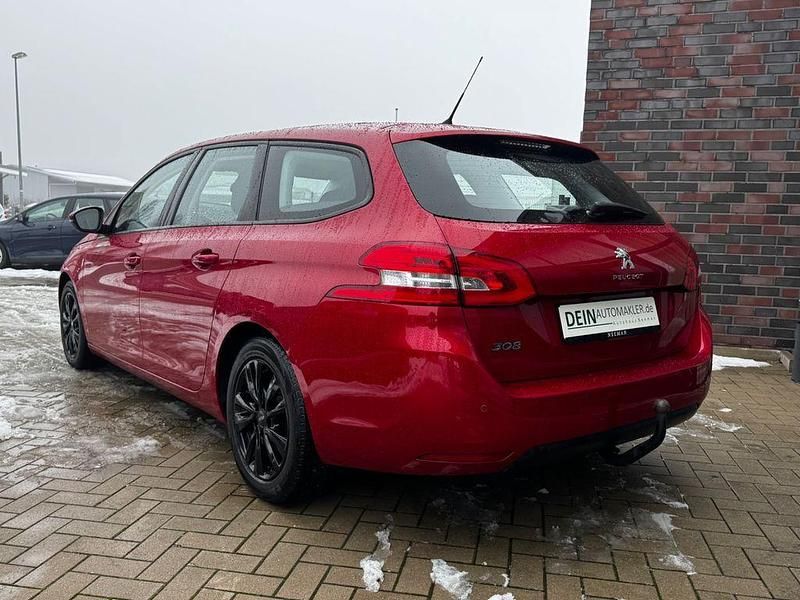 Gebraucht Peugeot 308 SW Active 110 PS (80 kW) 2017 Rot Kombi