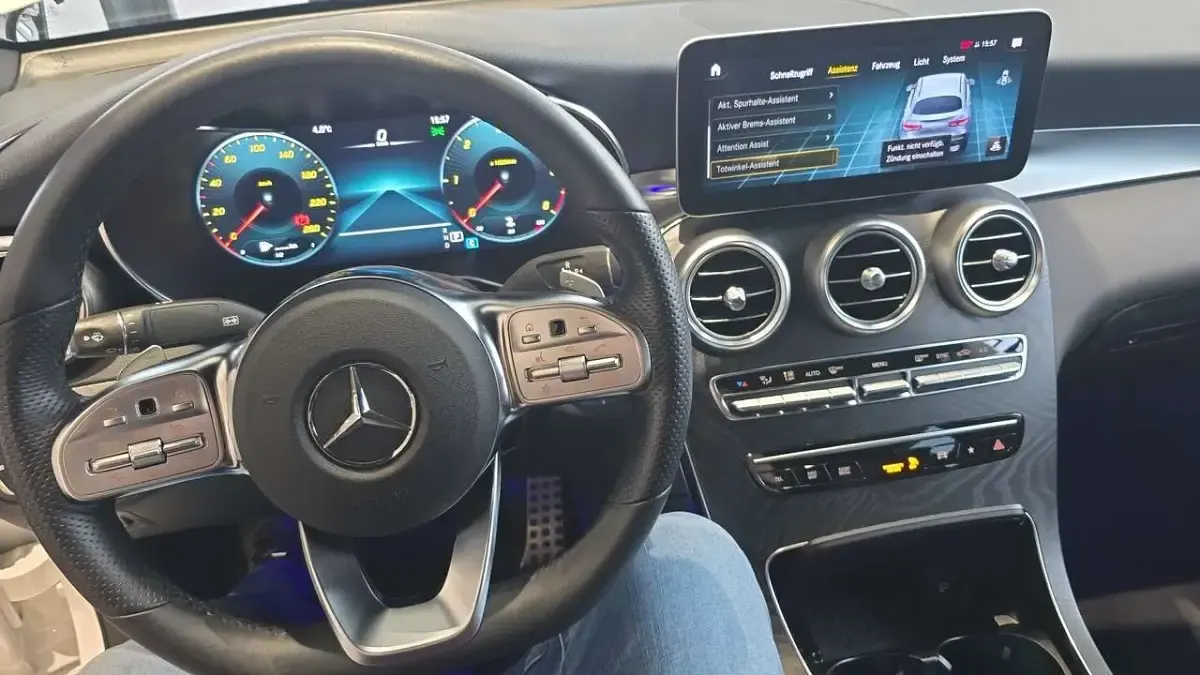 Gebraucht Mercedes GLC300 AMG line 245 PS (180 kW) 2020 Weiß SUV
