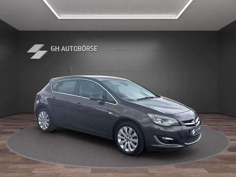 Gebraucht Opel Astra Innovation 140 PS (102 kW) 2014 Grau Limousine
