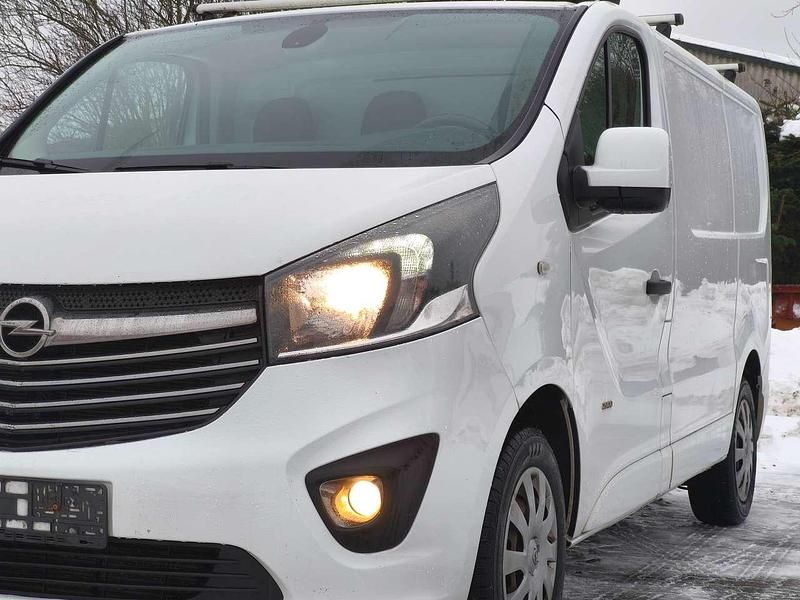 Gebraucht Opel Vivaro 120 PS (88 kW) 2016 Casabl/arctic/eisweiss/kaolin Van / Kleinbus