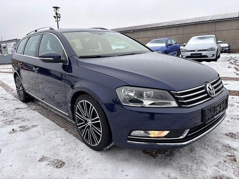 Gebraucht VW Passat Exclusive 140 PS (102 kW) 2012 Blau Kombi