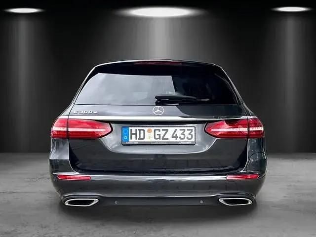Gebraucht Mercedes E300 Avantgarde 320 PS (235 kW) 2022 Grau Kombi