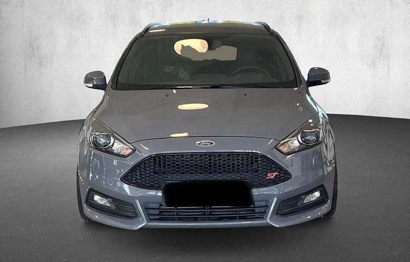 Używany Ford Focus ST 250 KM (183 kW) 2018 Szary Kombi
