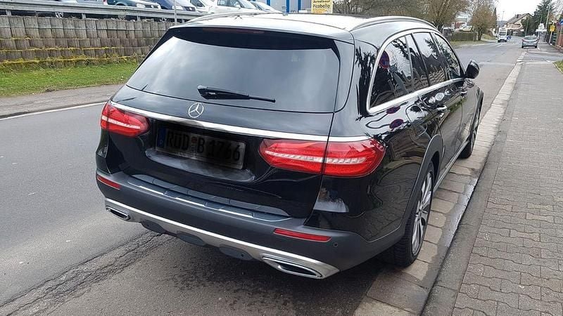 Gebraucht Mercedes E220 All-Terrain 194 PS (142 kW) 2017 Schwarz Kombi