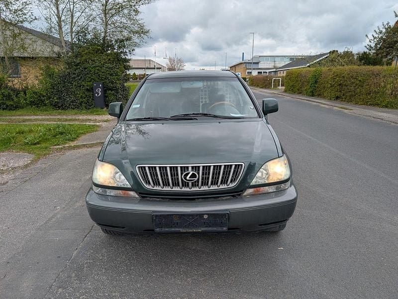 Schwarz Gebraucht 2003 Lexus RX300 Executive Line SUV | 2.100 € (Superpreis) - Bild 1/4