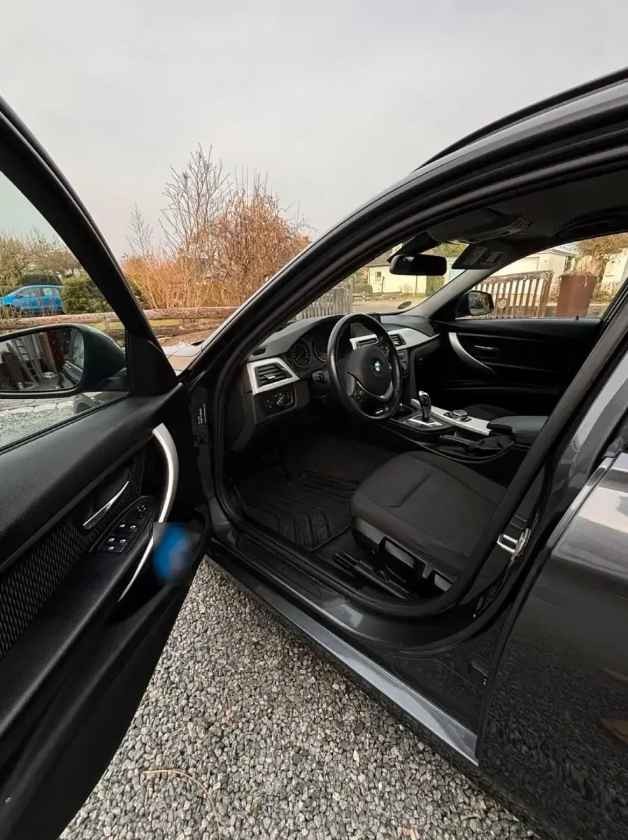 Gebraucht BMW 318 142 PS (104 kW) 2015 Grau Kombi