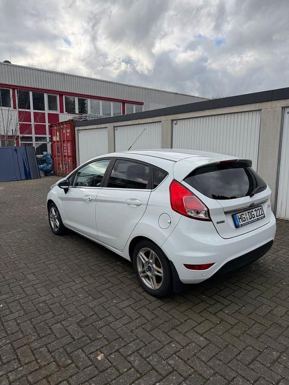 Gebraucht Ford Fiesta SYNC Edition 101 PS (74 kW) 2014 Weiß Kleinwagen