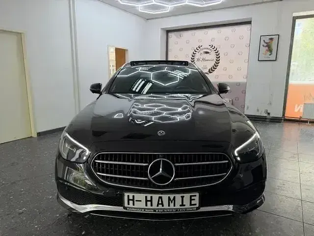 Gebraucht Mercedes E220 AMG 194 PS (142 kW) 2021 Schwarz Limousine
