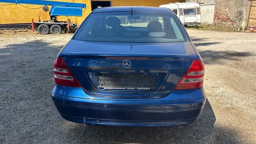 Gebraucht Mercedes C180 143 PS (105 kW) 2003 Blau Limousine