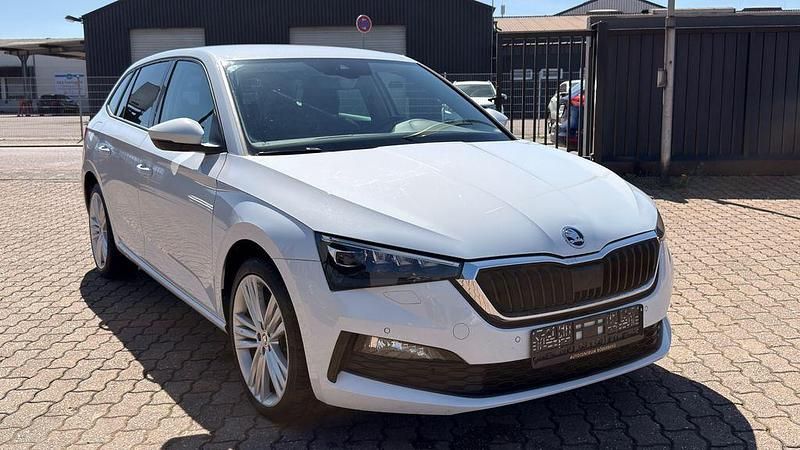 Gebraucht Skoda Scala 150 PS (110 kW) 2019 Weiß Kleinwagen