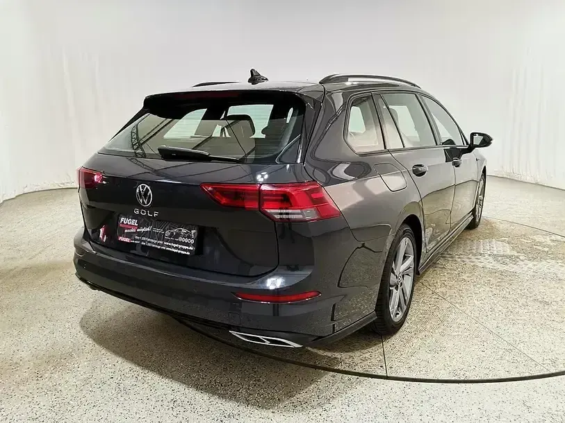 Gebraucht VW Golf VIII R-line 150 PS (110 kW) 2022 Uranograu Kombi
