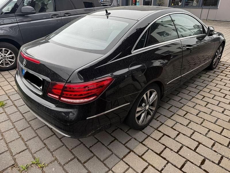 Gebraucht Mercedes E200 184 PS (135 kW) 2014 Schwarz Coupé