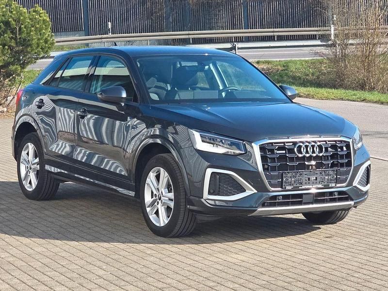 Gebraucht Audi Q2 Advanced 150 PS (110 kW) 2022 Grau SUV