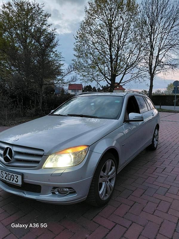 Gebraucht Mercedes C220 170 PS (125 kW) 2009 Silber Kombi