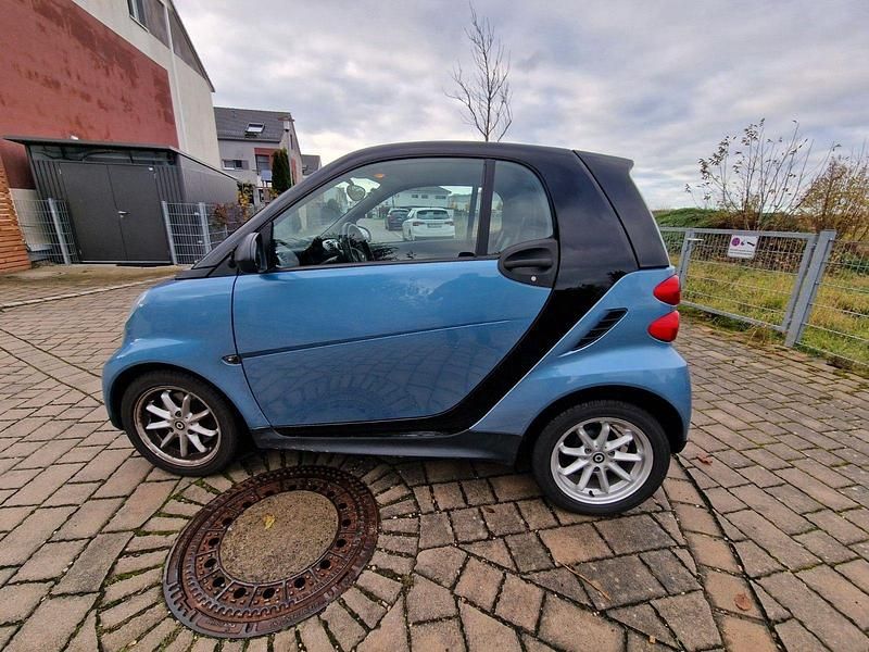 Gebraucht Smart ForTwo Coupé Pure 61 PS (44 kW) 2013 Blau Coupé