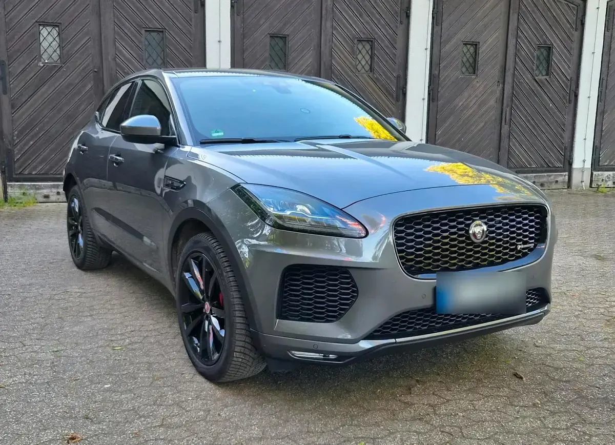 Second-hand Jaguar E-Pace R-Dynamic 180 CP (132 kW) 2020 Gri SUV