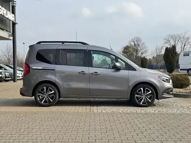 Gebraucht Mercedes T180 Progressive 116 PS (85 kW) 2025 Chromitgrau Van / Kleinbus