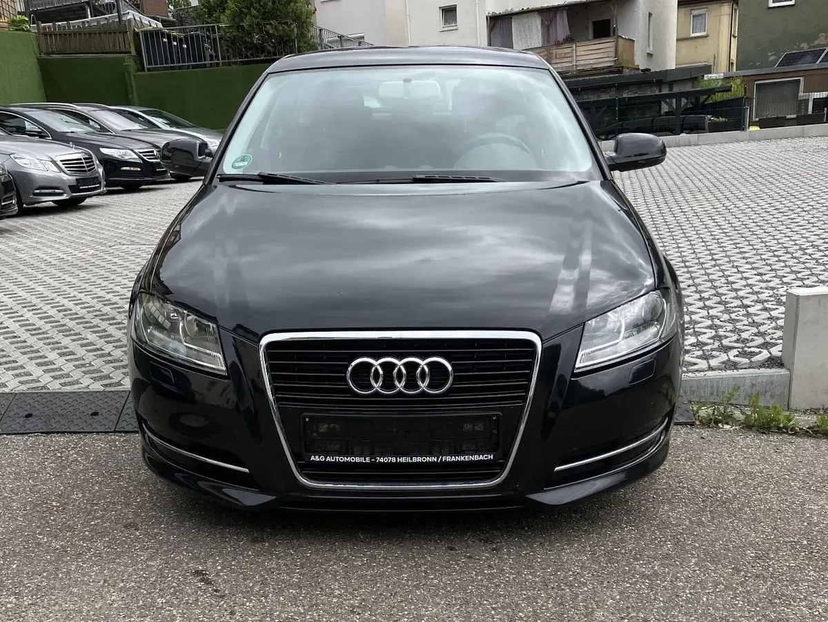 Gebraucht Audi A3 Attraction 90 PS (66 kW) 2013 Schwarz Limousine