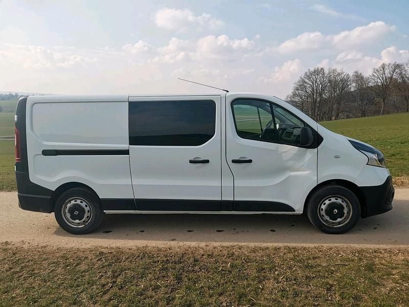 Gebraucht Renault Trafic 121 PS (88 kW) 2019 Weiß Van / Kleinbus