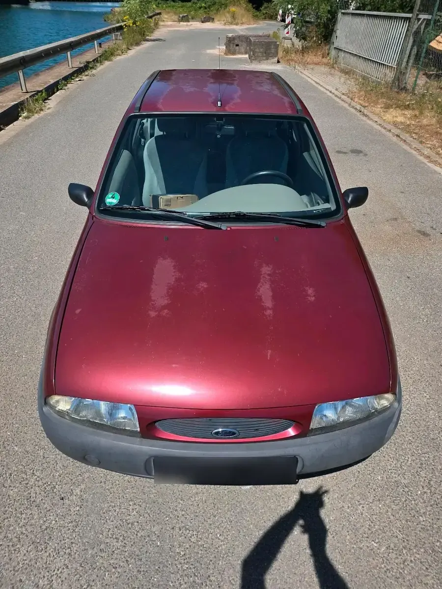 Gebraucht Ford Fiesta 60 PS (44 kW) 1999 Rot Kleinwagen