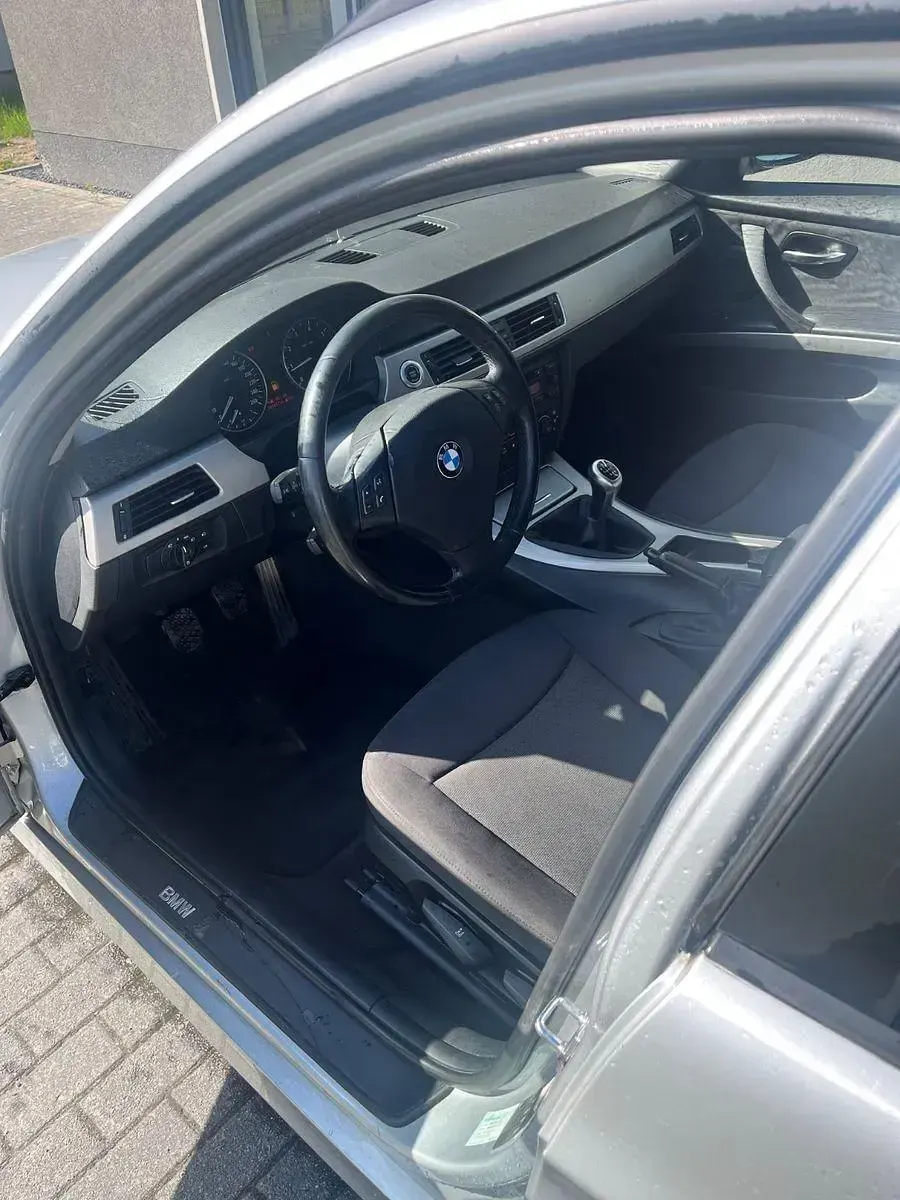 Gebraucht BMW 318 129 PS (94 kW) 2006 Silber Kombi