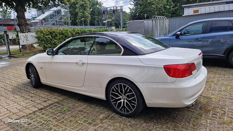 Gebraucht BMW 328 Cabriolet 234 PS (172 kW) 2011 Weiß Cabrio
